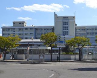 Cerca de 250 assistentes operacionais do hospital de Aveiro garantem passagem à nova carreira de técnico auxiliar de saúde. Cerca de 250 assistentes operacionais do hospital de Aveiro garantem passagem à nova carreira de técnico auxiliar de saúde.
