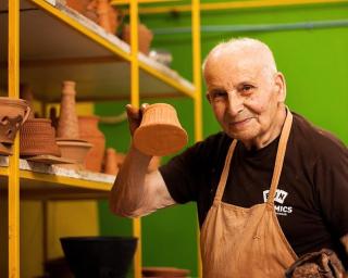 ADERAV manifesta pesar pelo falecimento do último mestre oleiro produtor de louça negra de Aradas. ADERAV manifesta pesar pelo falecimento do último mestre oleiro produtor de louça negra de Aradas.