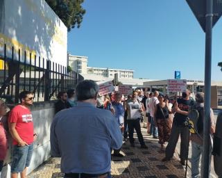 Movimento de Utentes contra descentralização de competências na saúde. Movimento de Utentes contra descentralização de competências na saúde.